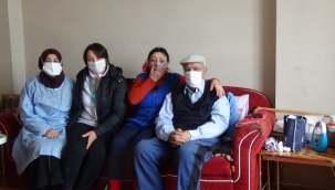 Iğdır'da 75 yaş üstüne evde aşılama devam ediyor