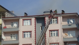  ÇATIDA ÇIKAN YANGIN SÖNDÜRÜLDÜ