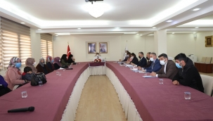         IĞDIR VALİSİ HALK GÜNÜ TOPLANTISI YAPTI