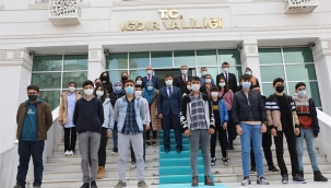           20 Öğrenci  Yarın Çok Genç Olacak" Projesine gitti.