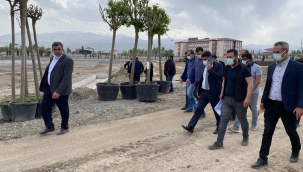 BAŞKAN AYAZ MİLLET BAHÇESİ ÇALIŞMALARINI İNCELEDİ