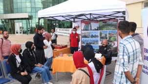          IĞDIR İL EMNİYET MÜDÜRÜ IĞDIR ÜNİVERSİNDEKİ ÖĞRENCİLERİ ZİYARET EDİP SOHBET ETTİ.