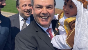 YÜZLERCE KONVOYLA KARŞILANDI