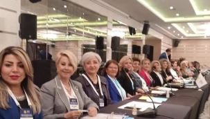          MERAL AKŞENER"81 İL KADIN KOLLARI BAŞKANIYLA TOPLANTI YAPTI."