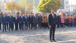 24 Kasım Öğretmenler günü Iğdır'da çeşitli etkinliklerle kutlandı.