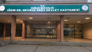 DEVLET HASTANESİNE NEVRUZ EREZ HASTANESİ LEVHASI ASILDI.
