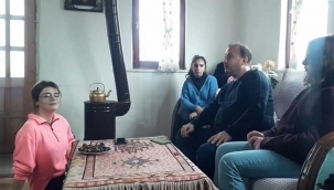  SAVAŞ YENER EROL, ÖĞRENCİLERE IĞDIR'IN FOLKLORUNU ANLATTI. .