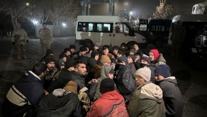 35 DÜZENSİZ GÖÇMEN YAKALANDI