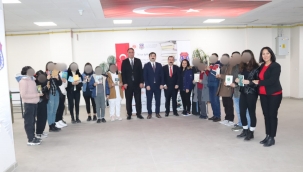 CEZAEVİNE IĞDIR AİLE VE SOSYAL HİZMETLER MÜDÜRLÜĞÜ BÜNYESİNDE KALAN ÇOCUKLARDAN KİTAP BAĞIŞI