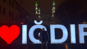 IĞDIR'DA DA MART  KAPIDAN BAKTIRDI KAR YAĞIŞI BAŞLADI