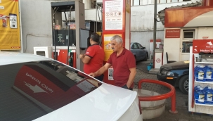 IĞDIR'DA  AKARYAKIT İSTASYONLARINDA ZAM KUYRUĞU