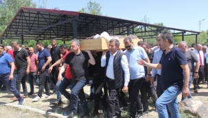 MECİT KUMTEPE'NİN EŞİ GÖZYAŞLARIYLA TOPRAĞA VERİLDİ