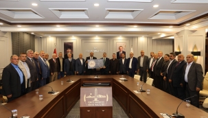 AŞİRET LİDERLERİ VE  KANAAT ÖNDERLERİNDEN VALİ TURAN'A ZİYARET