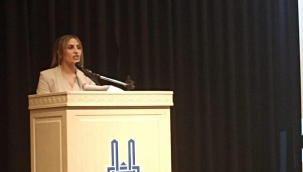 ERZURUM HALKININ GÖNLÜNDE TAHT KURAN HAKİMİN, KATILMIŞ OLDUĞU PANELDE KADIN HAKLARI KONUSUNDA TÜM EZBERLERİ BOZAN KONUŞMASI GÜNE DAMGASINI VURDU.