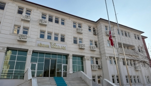  Iğdır'da Bayraklar Yarıya İndirildi.