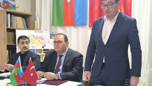         Azerbaycanlı Yetkililer Azerbaycanlı Vatandaşların Sıkıntılarını Dinledi.