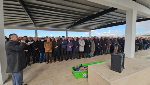    Merhum  Hacı Feridun Aras  toprağa verildi