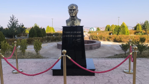Iğdır Üniversitesine 17 Yıl Sonra Atatürk Büstü Yapıldı