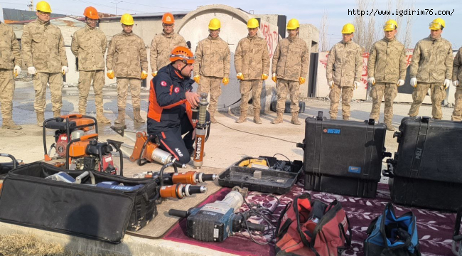 Iğdır'da AFAD Jandarma,Polis Ekiplerine Deprem Eğitimi Veriyor  