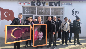 Özoğlu'ndan Taziye Evine Bayrak ve Atatürk Tablosu Desteği