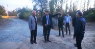 BELEDİYE BAŞKANI YOL YAPIM ÇALIŞMALARINI DENETLEDİ 