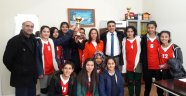 CUMHURİYET ORTAOKULU YILDIZ KIZLAR VOLEYBOL MÜSABAKASINDA BİRİNCİ OLDU. 