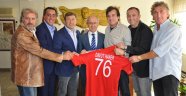 FUTBOLUN USTALARINDAN VALİMİZE ZİYARET 
