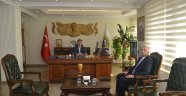 GÖREVE YENİ BAŞLAYAN KARAKOYUNLU KAYMAKAMINDAN VALİMİZE ZİYARET
