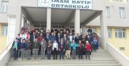 IĞDIR DA İMAM HATİP ORTAOKULU KIZ ÖĞRENCİLERİ ARASINDA GENÇ NİDA KUR'AN-I KERİM'İ GÜZEL OKUMA YARIŞMASI YAPILDI 