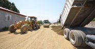 MAHALLELERDE YOL AÇMA VE DOLGU ÇALIŞMALARINA DEVAM EDİYOR