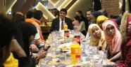 Rektör Alma Yabancı Öğrencilerle Yemek Yedi, 