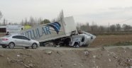 TIR DEVRİLDİ 1 YARALI 