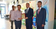 TOBB Başkanı İl Sağlık Müdürü Dr Alpaslan Erol'a Teşekkür Plaketi Verdi