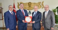 VALİ DAVUT HANER'E PLAKET 