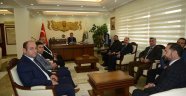 VALİMİZ DİYANET-SEN GENEL BAŞKANI MEHMET BAYRAKTUTAR'I MAKAMINDA KABUL ETTİ 